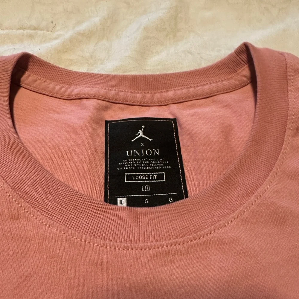 Jordanx Union Collab Graphic Tee in Dusty Rose Limited Edition - Picture 4 of 5